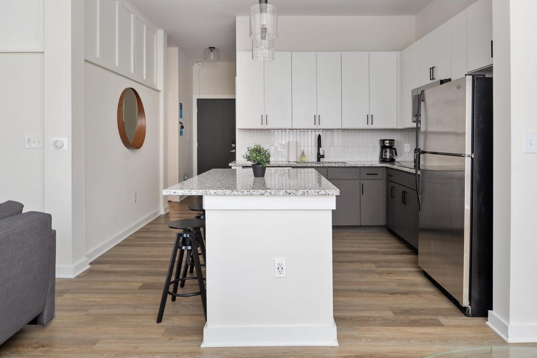 Spacious 2bd With Private Balcony And Free Parking Apartment
