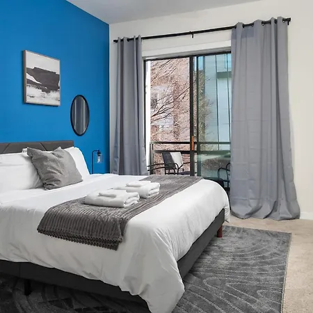 Spacious 2Bd With Private Balcony And Free Parking Charlotte Exterior photo