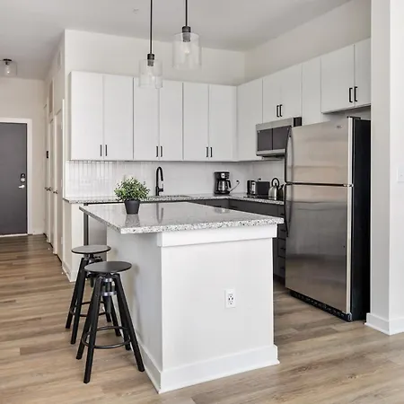 Spacious 2Bd With Private Balcony And Free Parking Charlotte Exterior photo